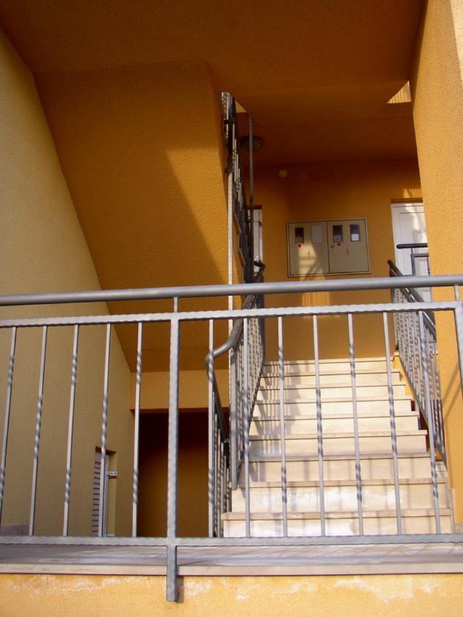 Apartments Jtv Simuni Kolan Eksteriør bilde